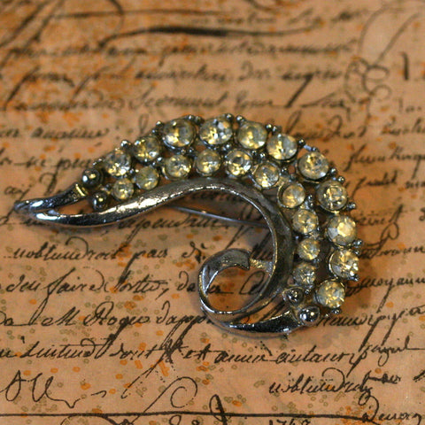 Picture of Diamante scroll brooch